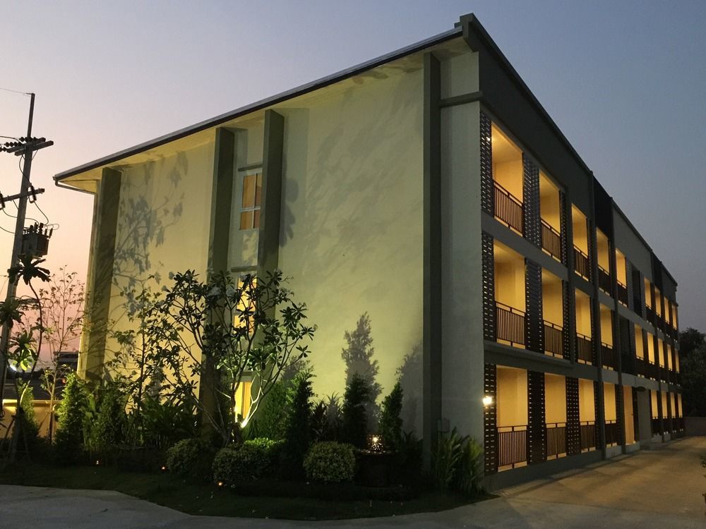 Oyo 306 Paradise Park Laemchabang Сирача Экстерьер фото