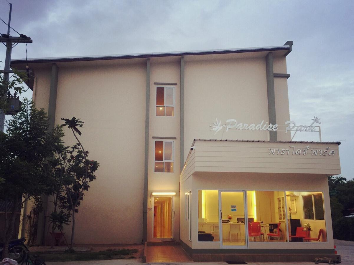 Oyo 306 Paradise Park Laemchabang Сирача Экстерьер фото